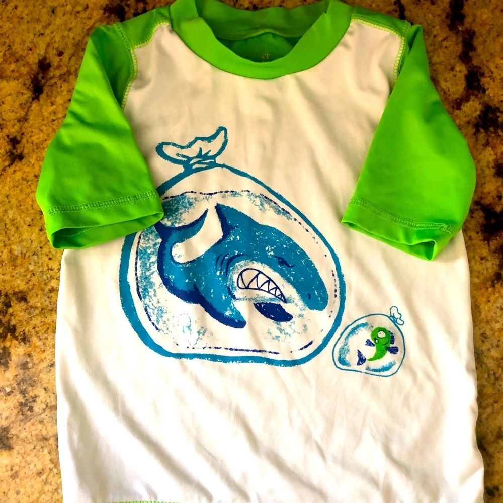 🎃 🍁 BUNDLE - 5/$15 Shark Neon Green & White S/S Rashguard, Boys, 4t